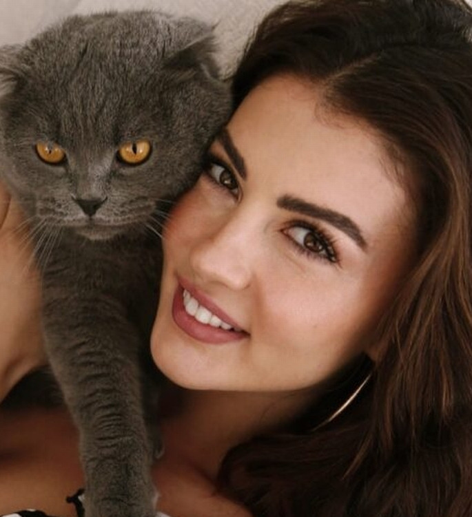 Burcu Özberk "Organize İşler: Karun Hazinesi" dizisinde