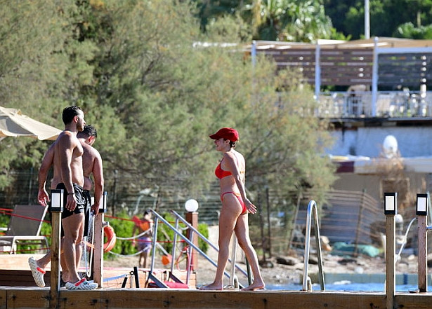 Ünlü oyuncular birlikte tatil yapıyor