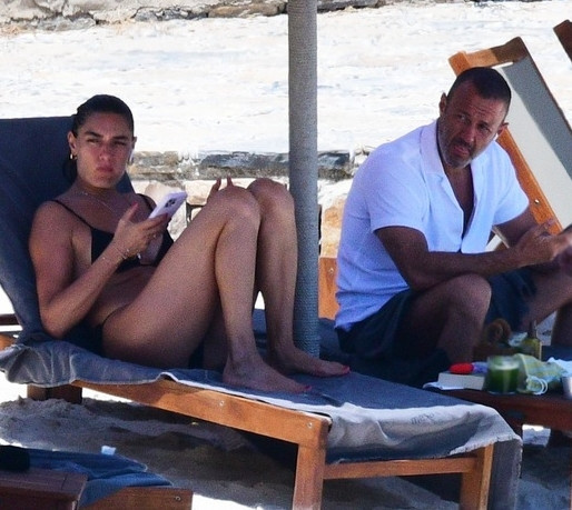 Yakışıklı aşkından ayrılan Hande Subaşı'nın keyfi yerinde - Resim : 2