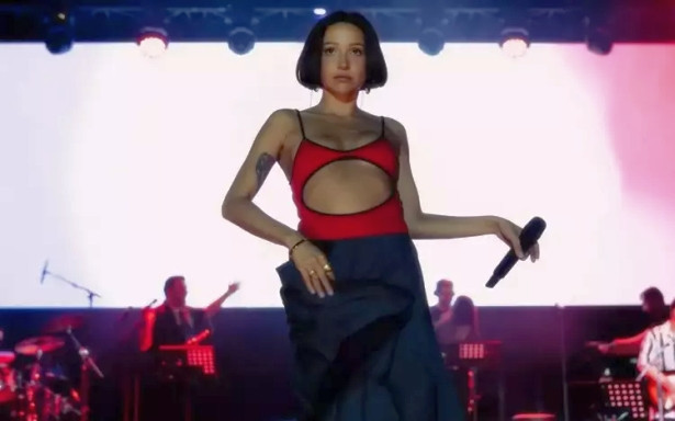 Zeynep Bastık: "Canımız isterse evleniriz" - Resim : 2