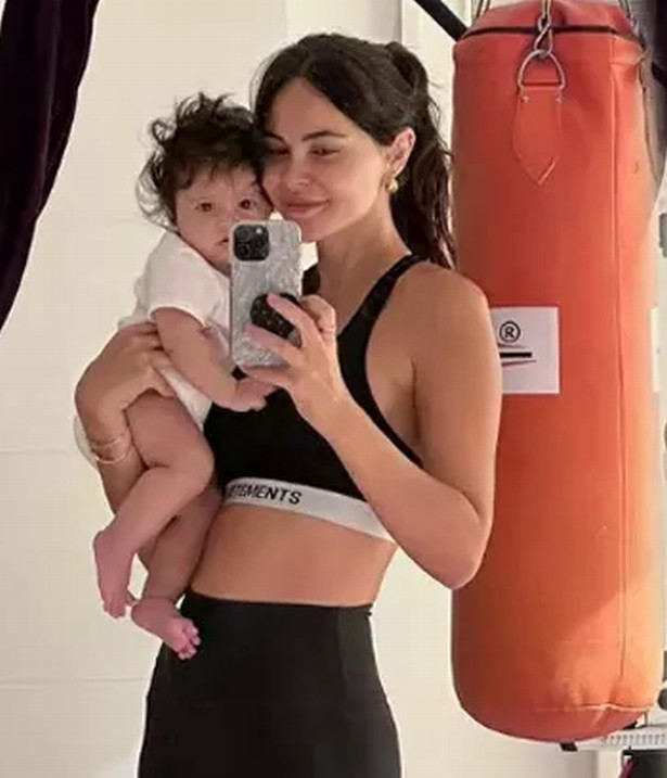 Zeynep Sever Demirel minik kızıyla spora başladı - Resim : 2