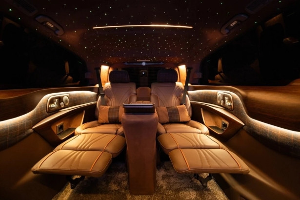 Reynmen'den eşi Emire Cansu Kurtaran'a ultra lüks jest