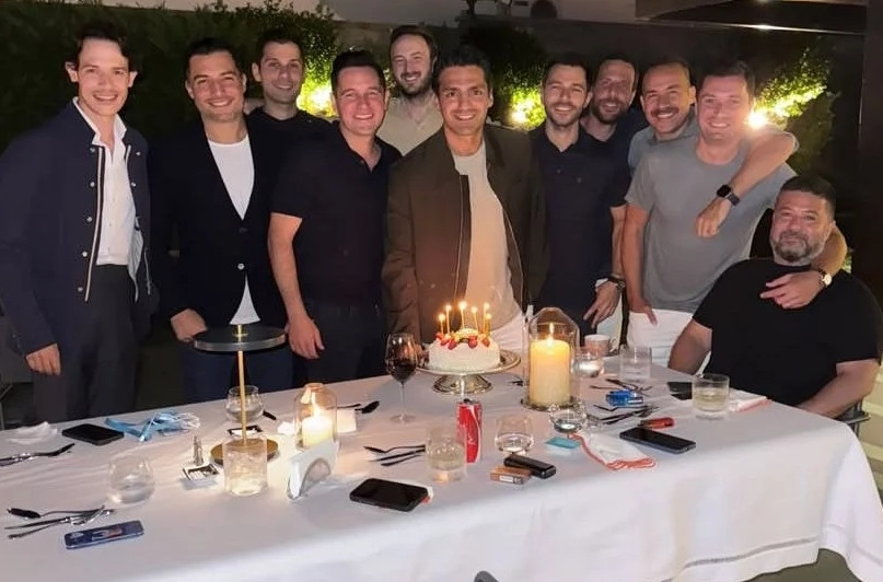 Hande Erçel ile yolları ayrılan Hakan Sabancı'nın yüzü gülüyor - Resim : 3