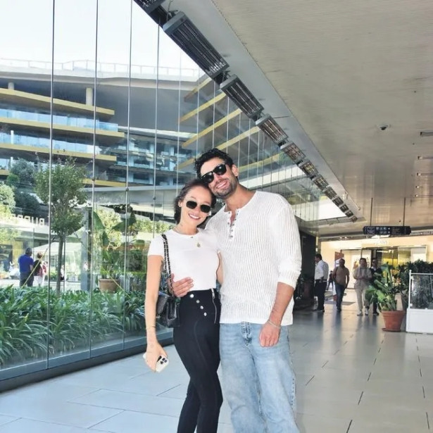 Mutlu aşıklar uyanır uyanmaz AVM'ye koştu