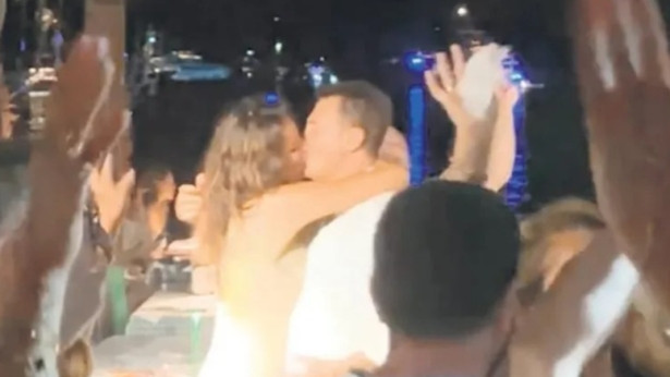 Güzide Duran'dan Fikret Orman ile Avrupa tatilinden romantik paylaşım