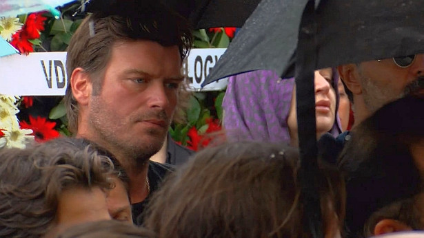 Halit Yukay son yolculuğuna uğurlandı! Kıvanç Tatlıtuğ gözyaşlarını tutamadı