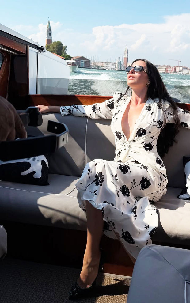 Melis Sezen, Venedik paylaşımlarıyla dikkat çekti