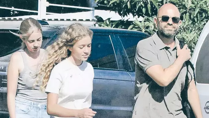 İzzet Özilhan boşanmanın ardından ilk kez görüntülendi