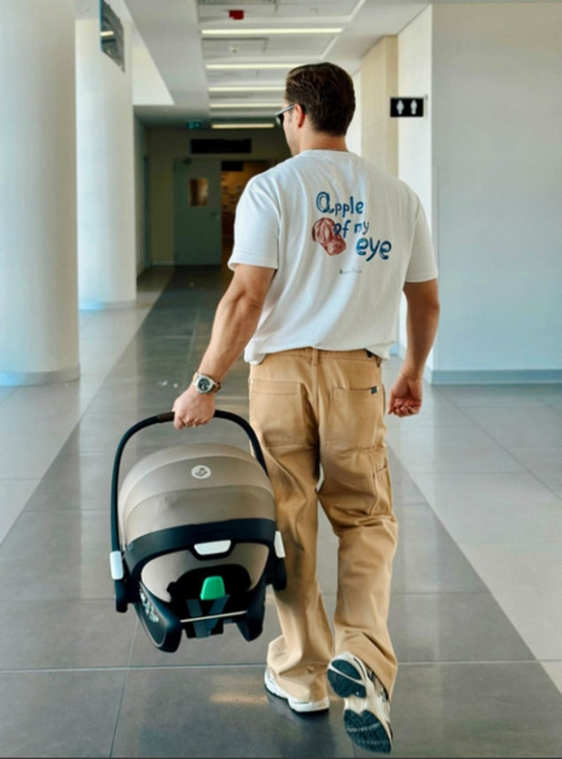 Tolga Sarıtaş'tan ilk babalık pozu - Resim : 2