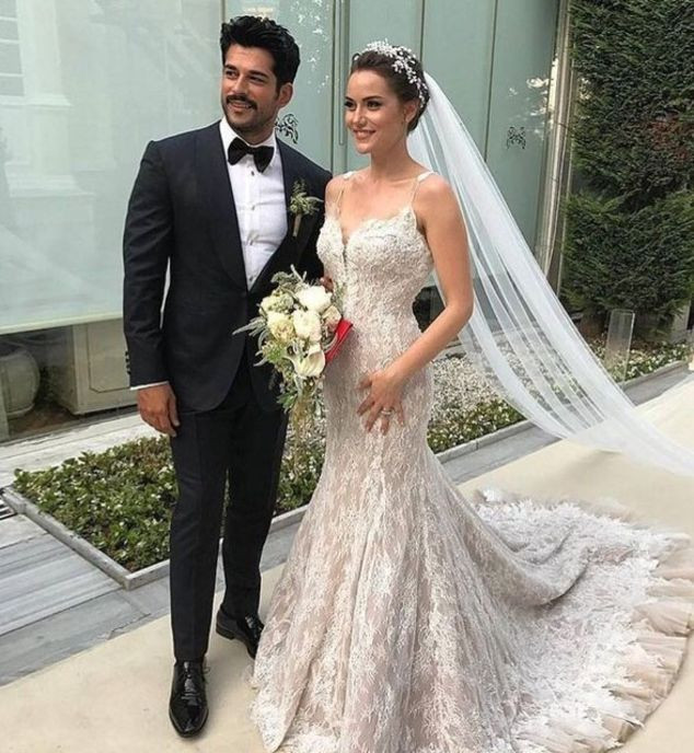 Fahriye Evcen bir imzayla servet kazanacak!