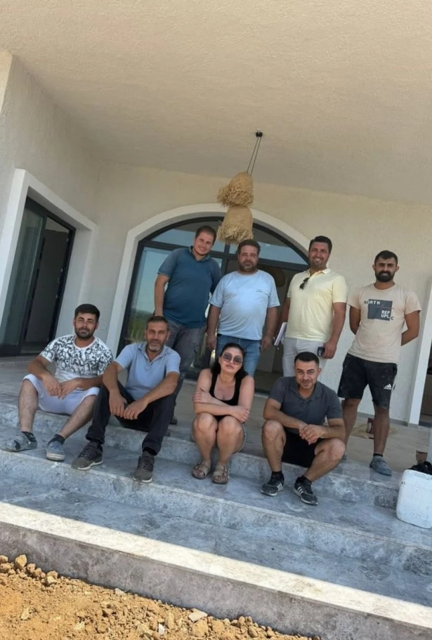 İstanbul'u terk eden Nurgül Yeşilçay, doğanın kucağına ev yaptırdı