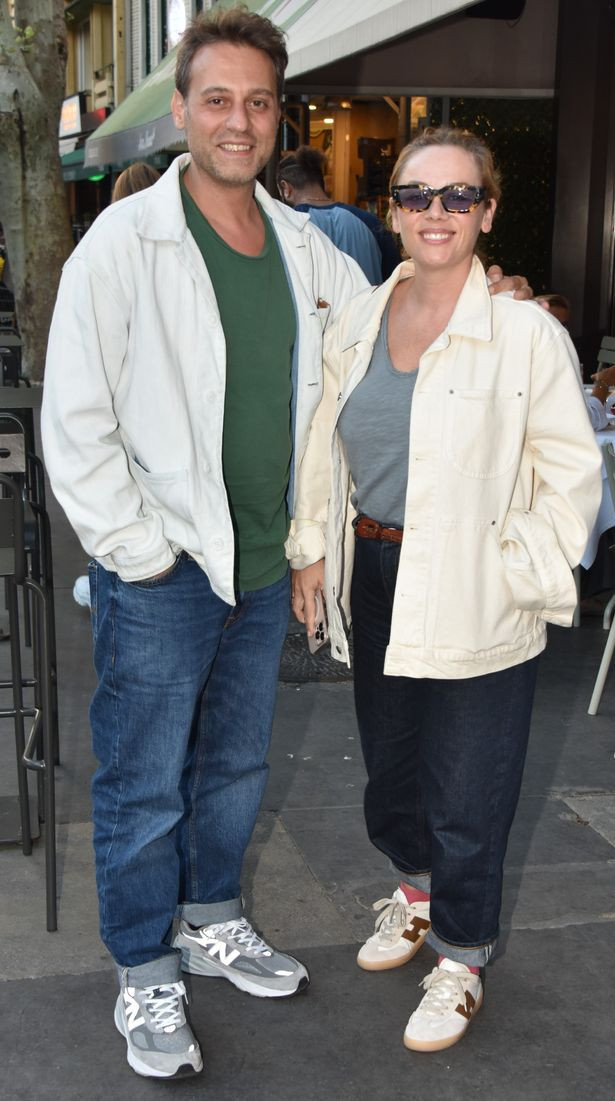 Demet Evgar uzun süre sonra eşiyle görüntülendi