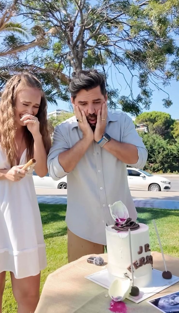 Begüm Öner ile Ceyhun Fersoy bebeklerinin cinsiyetini açıkladı