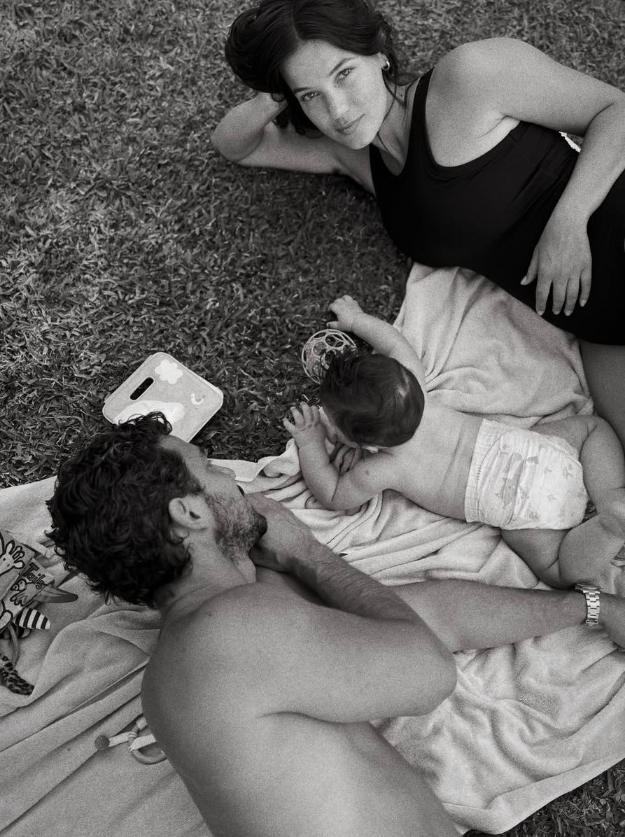 Kaan Yıldırım ve Pınar Deniz'den aile pozu - Resim : 2