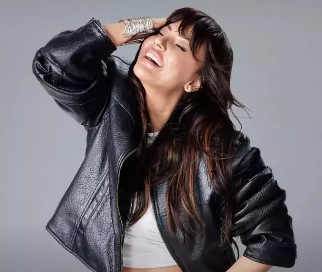 Eşinden sürpriz bir kararla boşanan Ebru Gündeş'ten flaş adım