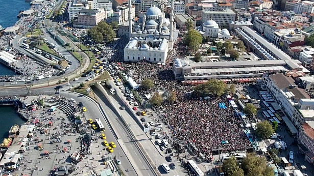 Ayasofya'dan Eminönü Meydanı'na Filistin’e destek yürüyüşü