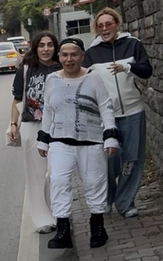 Sezen Aksu aylar sonra objektiflere yansıdı