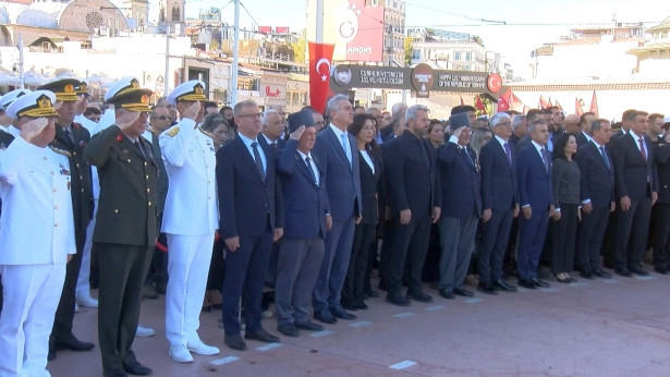 İstanbul'un kurtuluşunun 102'nci yıl dönümü Taksim'de törenle kutlandı