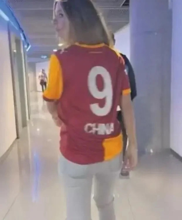 Icardi'den sevgilisi China'ya servet değerinde hediye