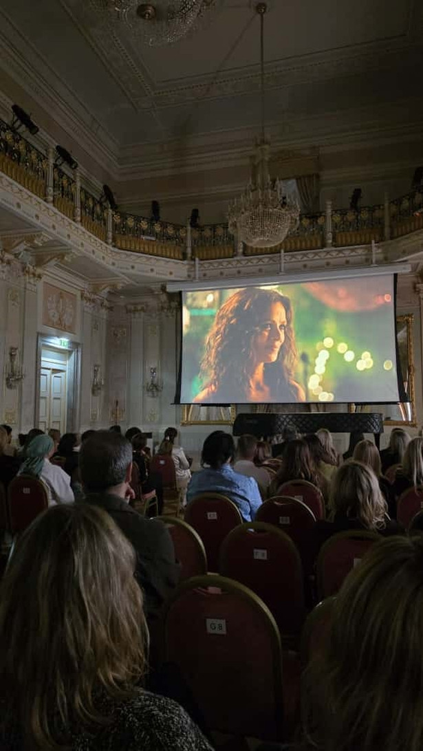 Venedik'te tanıtılan Sakıncalı yayına girmeden Rusya'ya satıldı