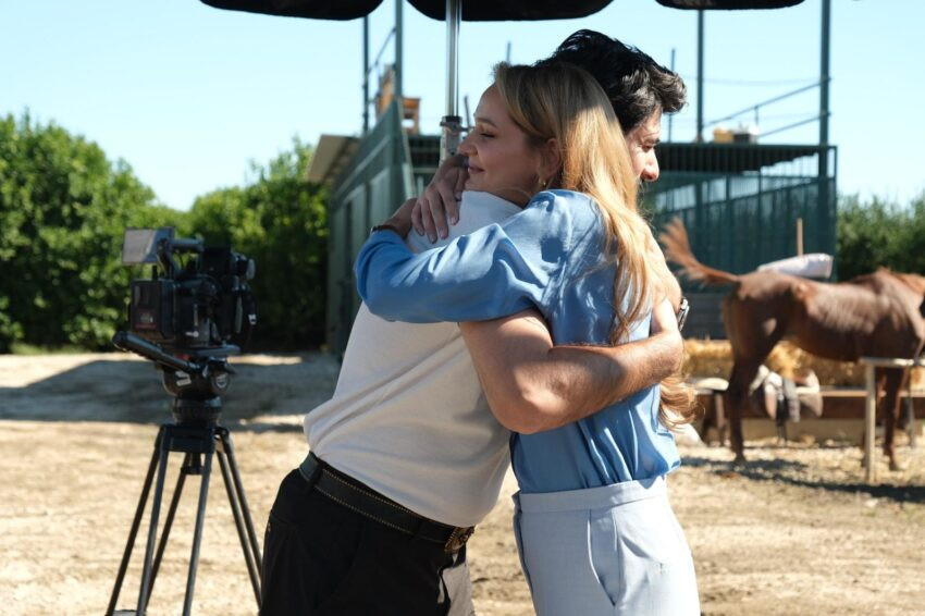 "Bereketli Topraklar" dizisinin setinde çifte doğum günü kutlaması