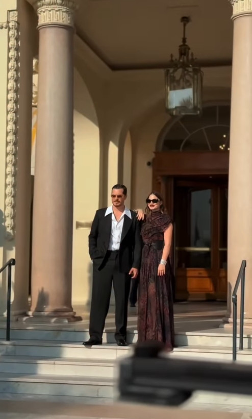 Çağatay Ulusoy ve Demet Özdemir'den Cannes'da havalı pozlar