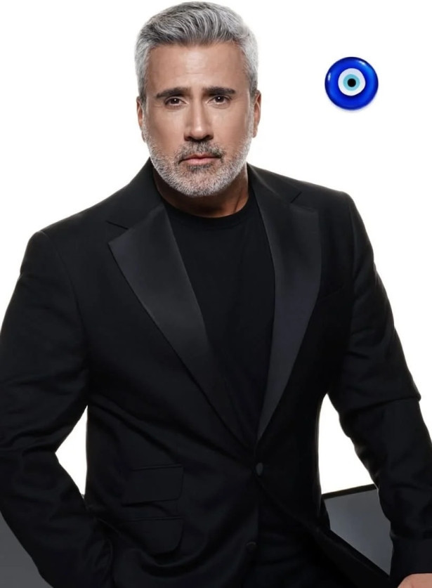 Emrah son görüntüsüyle şaşırttı