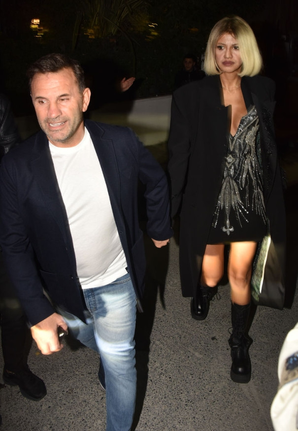 Okan Buruk, eski eşi Nihan Akkuş ile el ele - Resim : 2