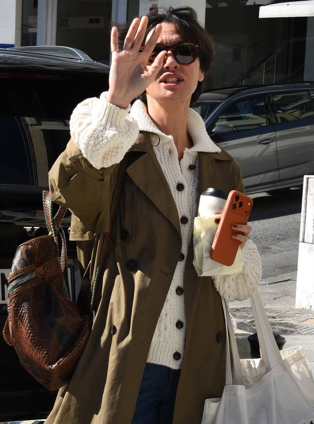 Birce Akalay 'en yakın dostum' dediği meslektaşını neden sildi? - Resim : 2