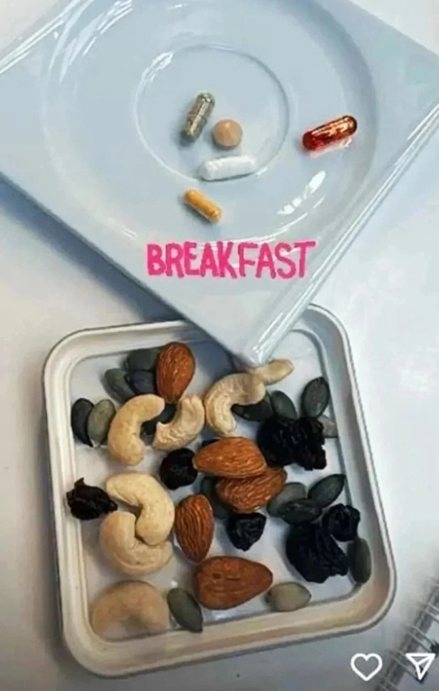 Çağla Şıkel'i İstanbul Boğazı'nda görenler şaşırdı