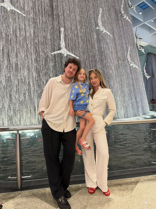 Müge Boz ve Caner Erdeniz ailece Dubai’de