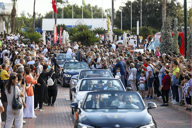 62’nci Altın Portakal'da 'geleneksel kortej' yapıldı