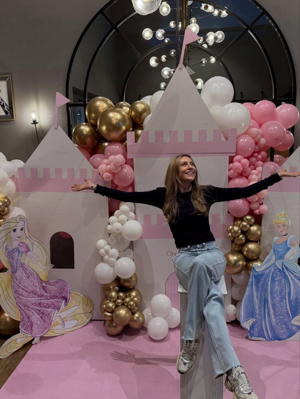 Sinem Kobal ve Kenan İmirzalıoğlu çiftinden kızlarına masalsı kutlama - Resim : 3