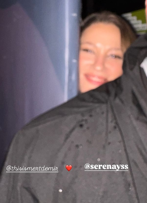 Serenay Sarıkaya, sevgilisi Mert Demir'i Harbiye'de yalnız bırakmadı - Resim : 2