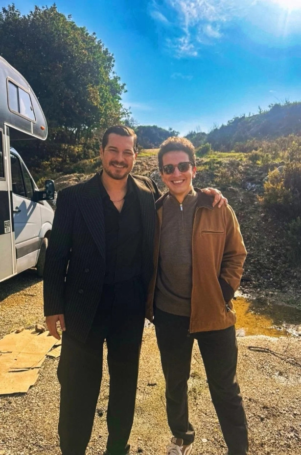 Çağatay Ulusoy'un erkek kardeşi sosyal medyada gündem oldu