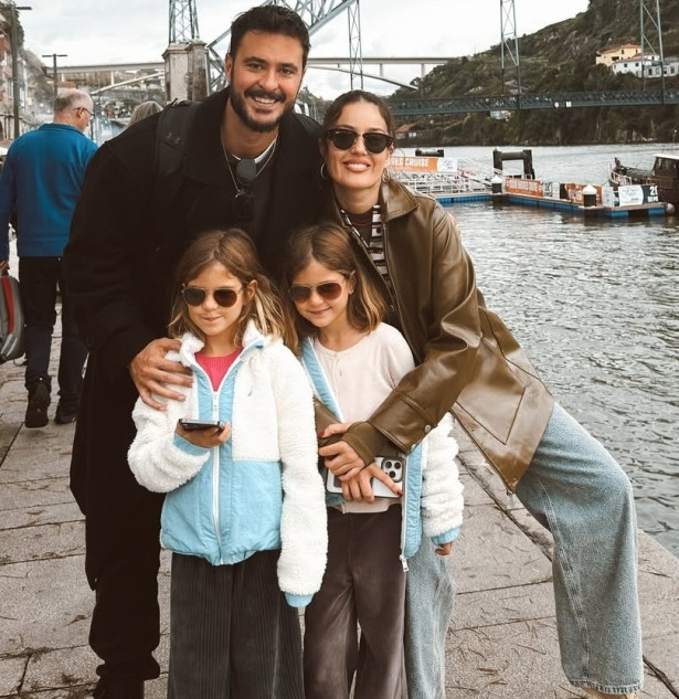 Pelin Akil ve Anıl Altan yurt dışından oturum almak için rol mü yapıyor?