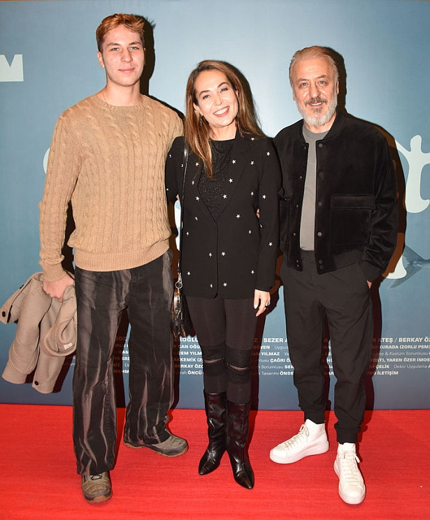 Falay çiftinin oğulları delikanlı oldu