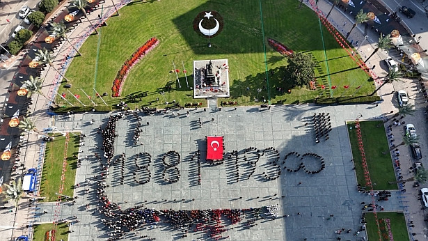 İzmirliler Ata’ya Saygı Yürüyüşü’nde buluştu