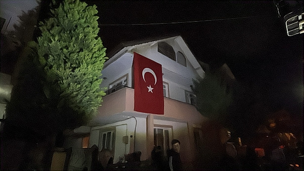 Astsubay Başçavuş Akın Karakuş'un şehadet haberi Sakarya'daki yakınlarına verildi