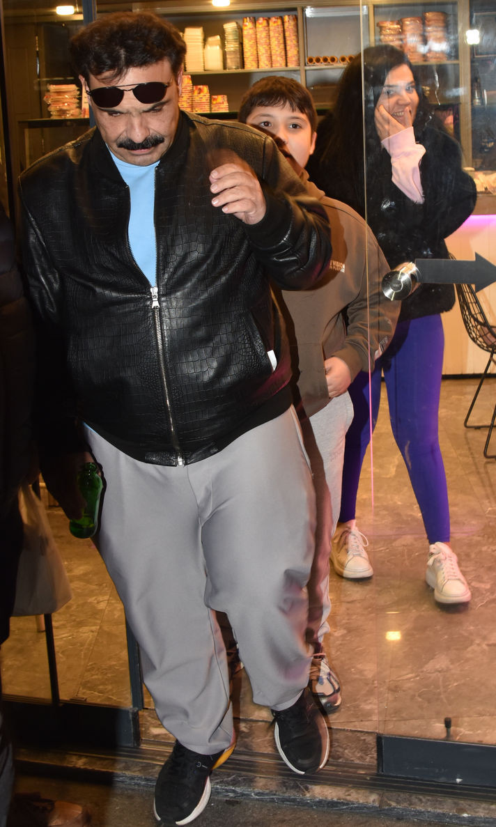 Bir dönemin ünlü ismini tanımakta zorluk çektiler