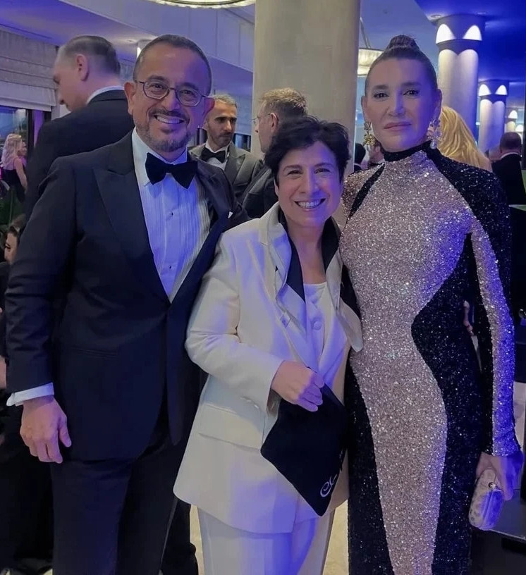 Vuslat Doğan boşandığı eşine İngilizce seslendi