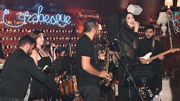 Ece Gürsel: "Prenses erkeklerden hoşlanmıyorum" - Resim : 3