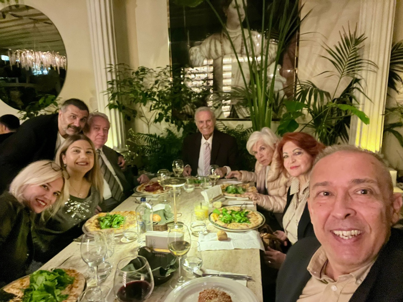 Ediz Hun 85. yaş gününü kutladı