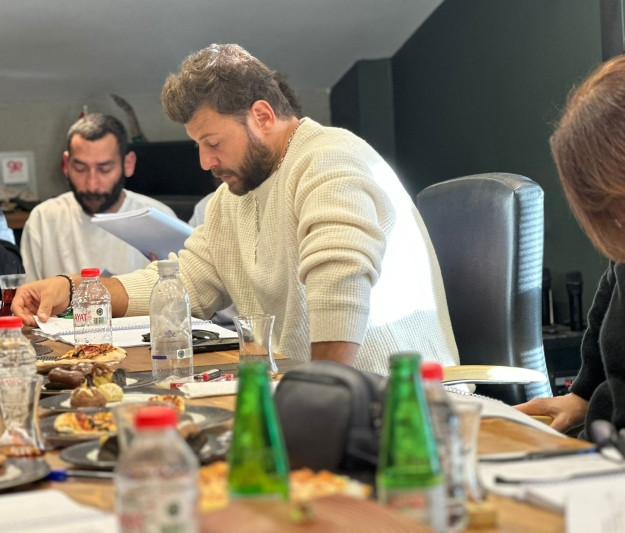 Genç oyuncular sürpriz projede buluştu