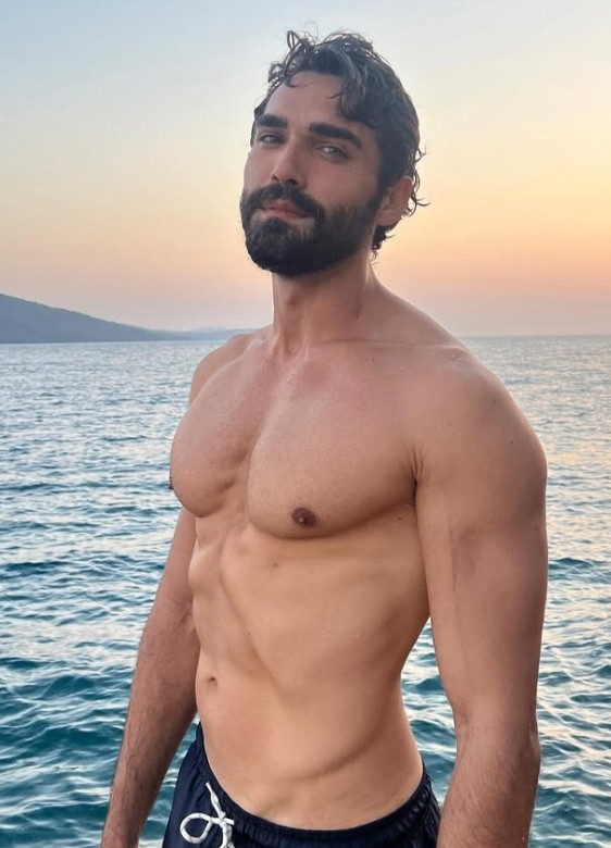 Sunay Kurtuluş “Yeraltı” dizisinde