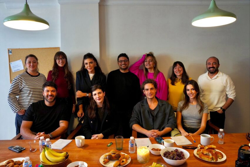 Dikey dizi Ev Arkadaşım sete çıktı