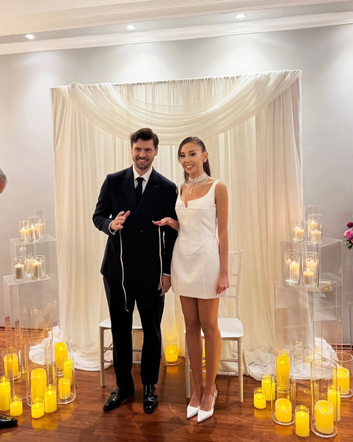 Yakışıklı oyuncu, stilist sevgilisiyle nişanlandı