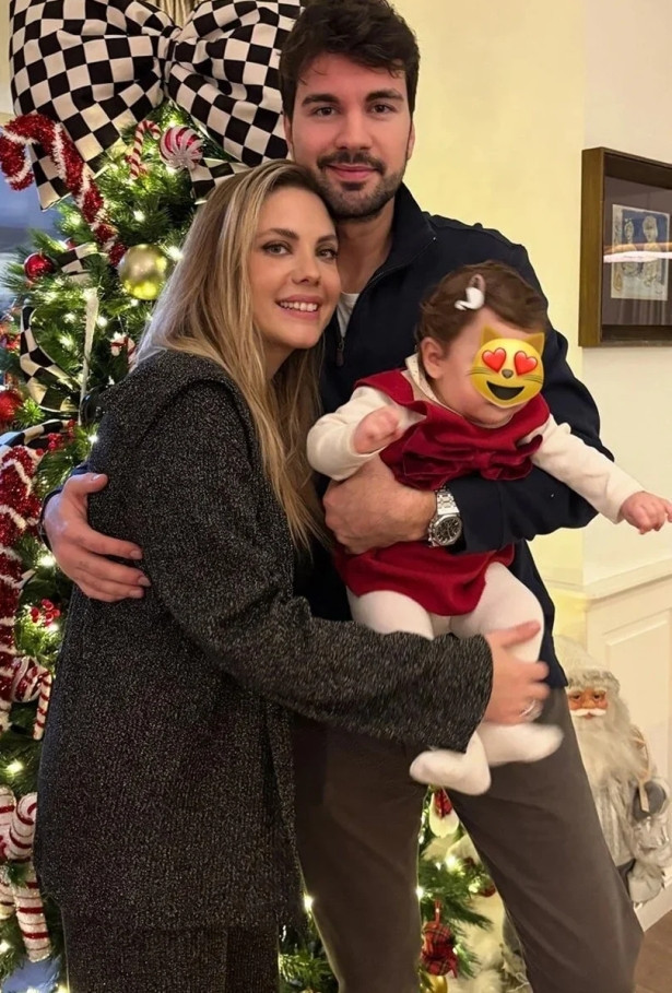 Ticarete el atan Eda Ece, paraya para demiyor - Resim : 2