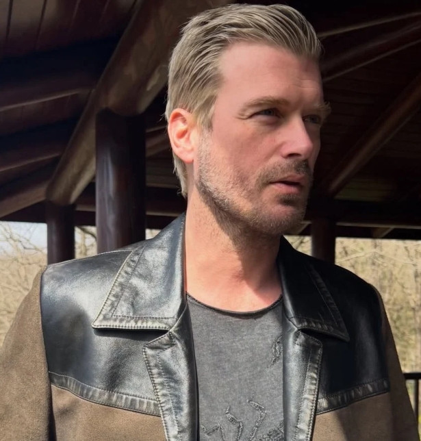 Kıvan&ccedil; Tatlıtuğ'un yeni imajını g&ouml;renler şaştı - Resim : 2