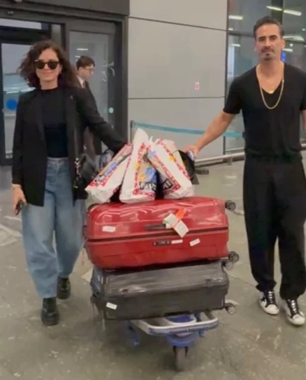 Aşk iddiasını b&ouml;yle yalanladılar: "Biz kardeşiz" - Resim : 2